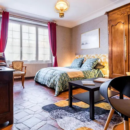 Au Centre De Saint-pere-en-retz, Proche Plages, Standing Chateau, 3 Chambres, Terrasse Solarium - Fr-1-306-1261 *